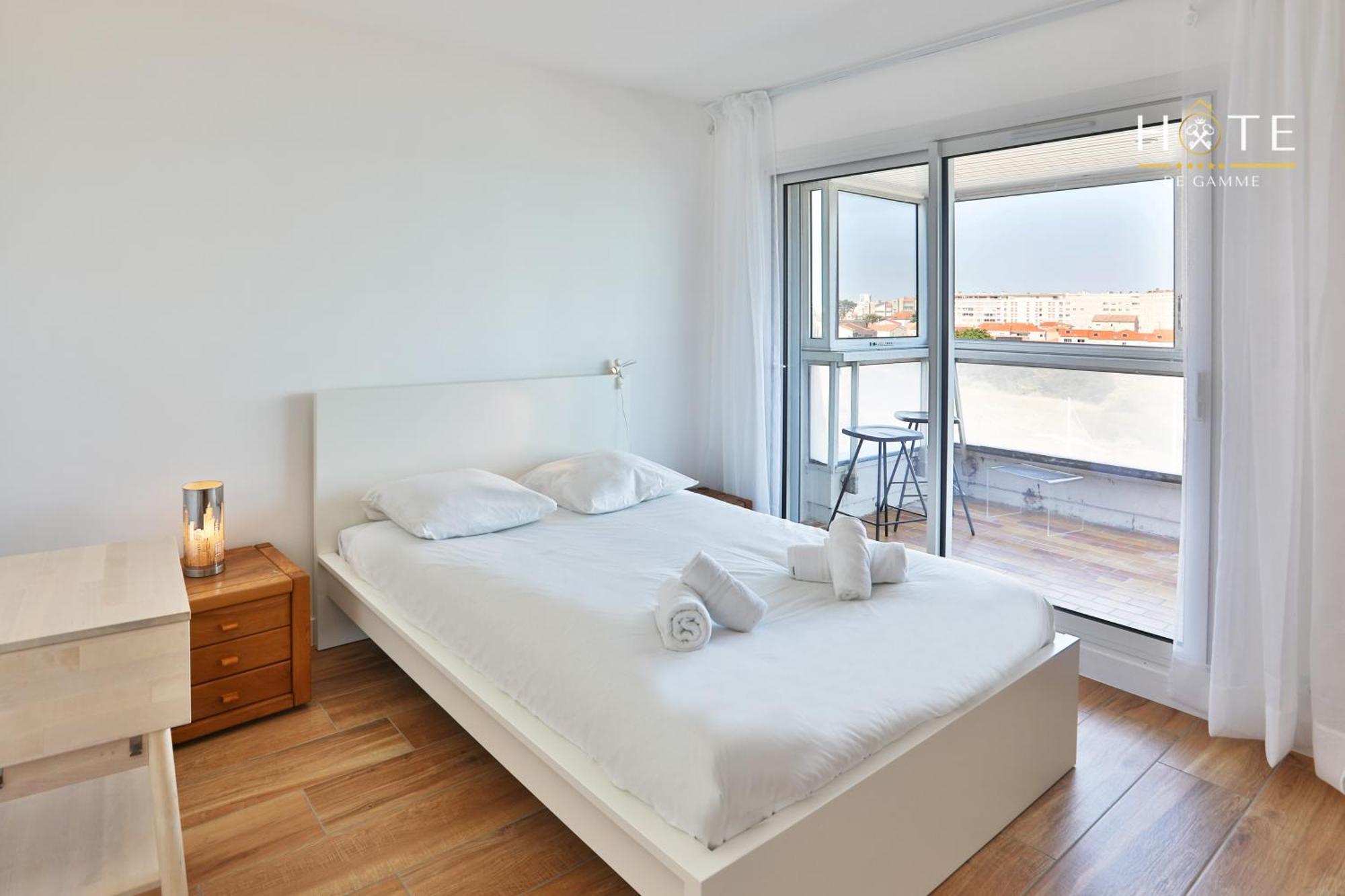 Appartement De Caractere, Superbe Vue Mer 280° La Chaume Экстерьер фото